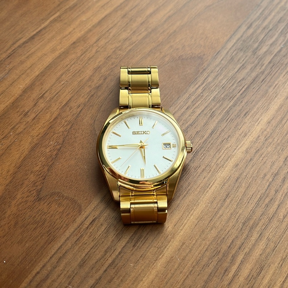 [NWT] Seiko Gold Watch. 40mm gold watch with gold band by Seiko.